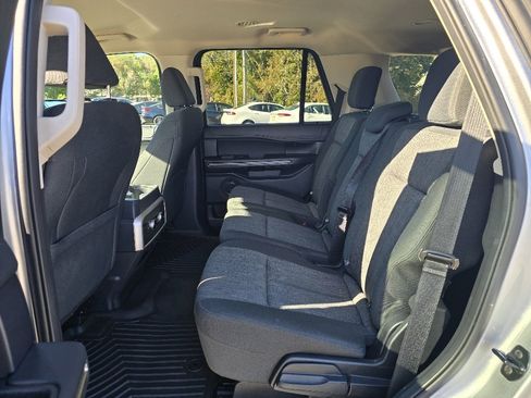 Used 2022 Ford Expedition XLT image 12