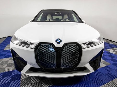Used 2025 BMW iX xDrive50 AWD/4WD image 3