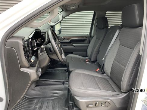 Used 2024 Chevrolet Silverado 2500 LT w/ Convenience Package image 23