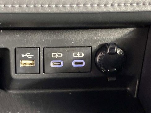 Used 2023 Toyota Highlander L image 21