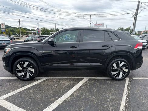 Used 2024 Volkswagen Atlas Cross Sport SE FWD image 4