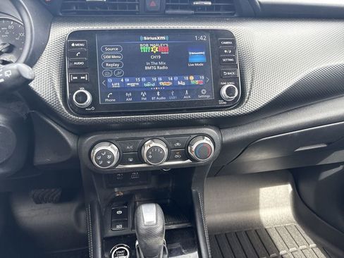 Used 2023 Nissan Kicks SV image 12