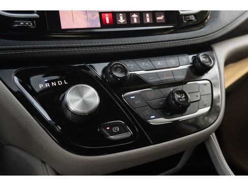Used 2022 Chrysler Pacifica Limited FWD image 26