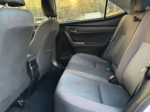 Used 2018 Toyota Corolla LE image 21