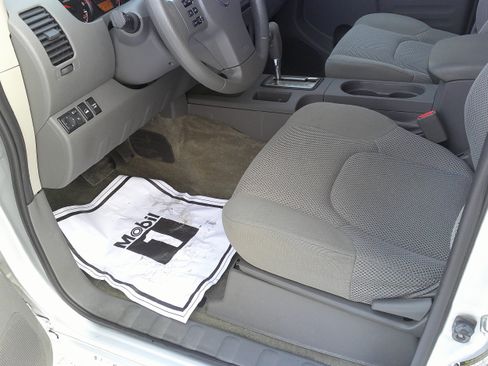 Used 2018 Nissan Frontier SV image 19