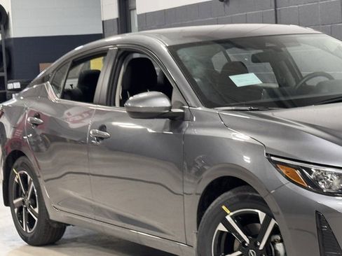 New 2025 Nissan Sentra SV image 4