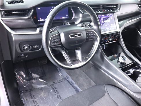Used 2021 Jeep Grand Cherokee L Laredo w/ Luxury Tech Group I AWD/4WD image 9
