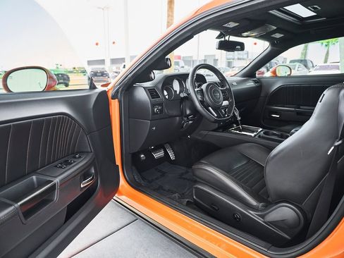 Used 2014 Dodge Challenger R/T RWD image 16