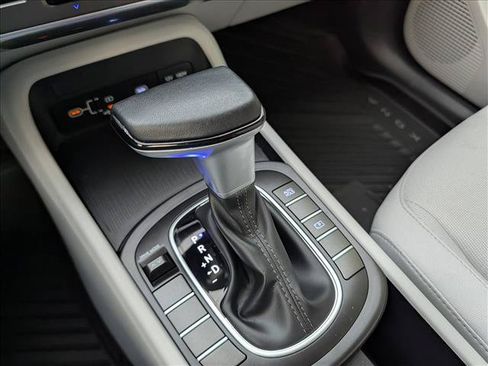 Certified 2024 Hyundai Kona SEL FWD image 31