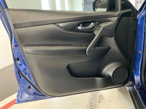 Used 2018 Nissan Rogue SL image 24