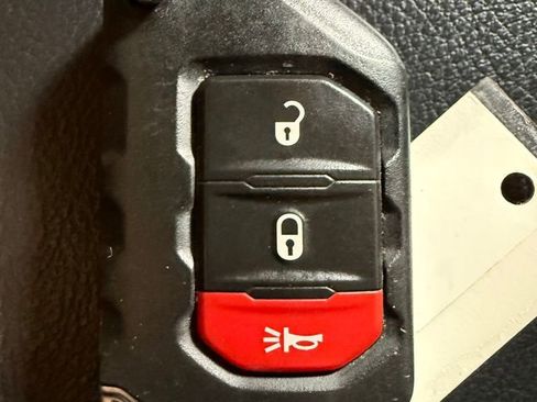 Used 2020 Jeep Gladiator Overland image 21