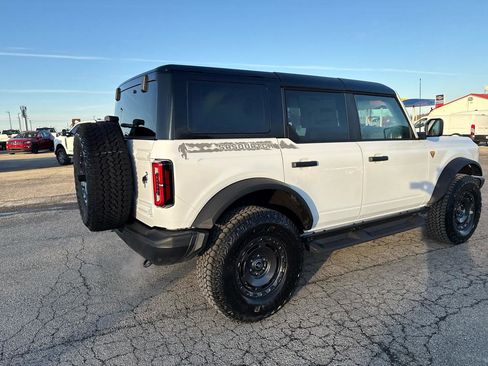 New 2025 Ford Bronco Badlands w/ Sasquatch Package AWD/4WD image 8