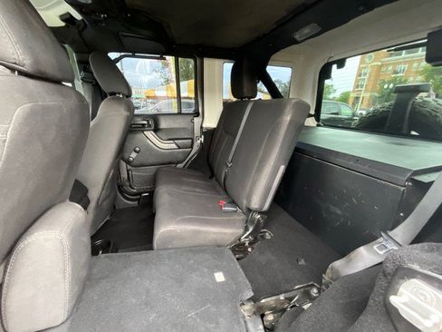 Used 2017 Jeep Wrangler Unlimited Sport w/ Connectivity Group AWD/4WD image 23