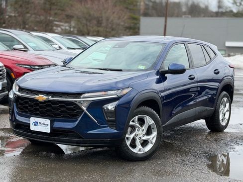 Used 2024 Chevrolet Trax LS w/ LS Convenience Package image 1
