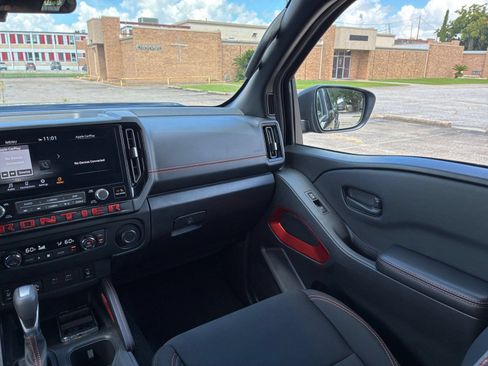 Used 2026 Nissan Frontier PRO-4X AWD/4WD image 30