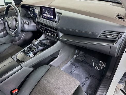 Used 2023 Nissan Rogue SV image 30