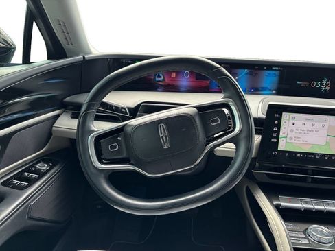 Certified 2025 Lincoln Nautilus Premier AWD/4WD image 18