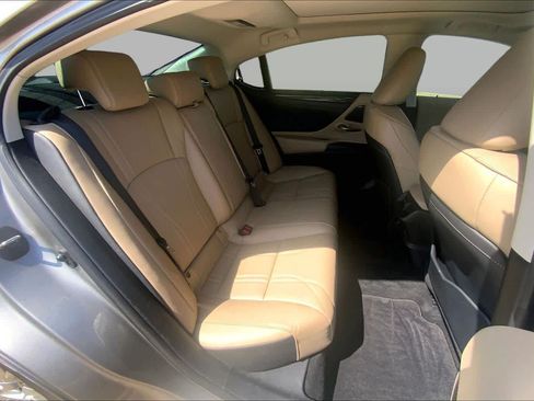 Used 2020 Lexus ES 350 Ultra Luxury w/ Accessory Package 2 FWD image 20