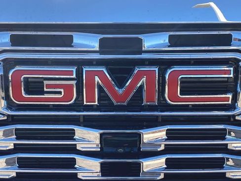 Used 2024 GMC Sierra 2500 Denali w/ Denali Reserve Package AWD/4WD image 32
