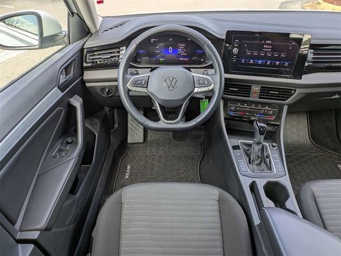 Certified 2025 Volkswagen Jetta S image 17