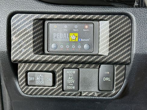 Used 2016 Toyota Tacoma TRD Off-Road w/ Towing Package image 17