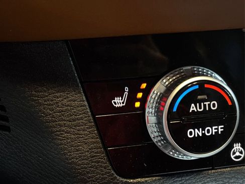 Used 2023 Mitsubishi Outlander SEL image 35