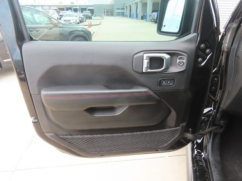 Used 2024 Jeep Gladiator Rubicon w/ Convenience Group AWD/4WD image 24