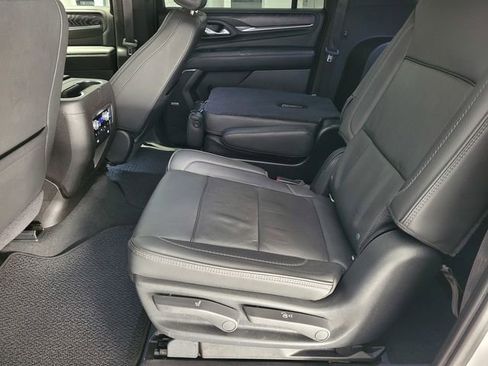Used 2021 GMC Yukon XL Denali w/ Denali Premium Package image 15