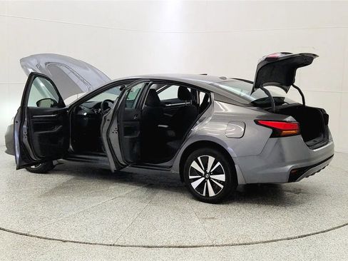 Used 2022 Nissan Altima 2.5 SV AWD/4WD image 11