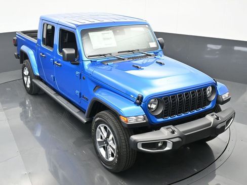 Used 2024 Jeep Gladiator Sport w/ Premium Package image 20