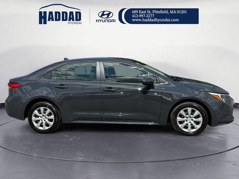 Used 2025 Toyota Corolla LE FWD image 6