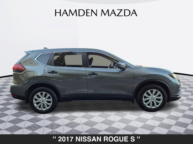 Used 2017 Nissan Rogue S AWD/4WD image 2