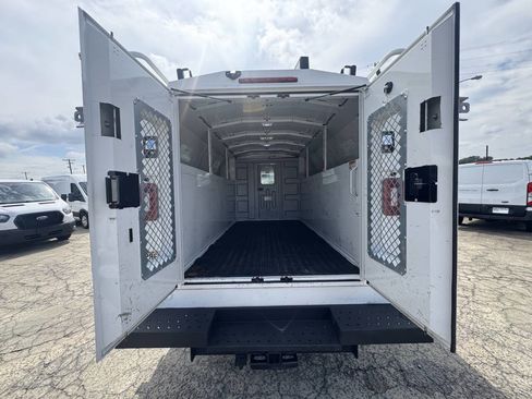 Used 2018 Chevrolet Express 3500 w/ Power Convenience Package image 6