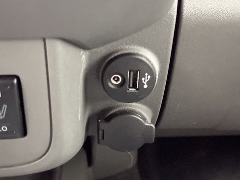 Used 2021 Nissan Frontier SV w/ Midnight Edition Floor Mats image 37