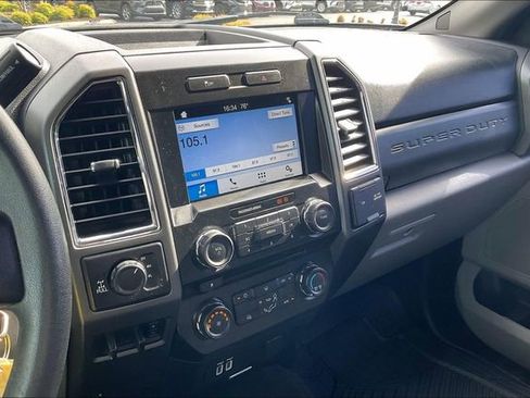 Used 2017 Ford F250 XLT w/ XLT Value Package AWD/4WD image 32