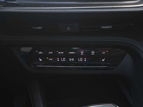 Used 2022 Buick Envision Essence w/ Safety Package FWD image 20