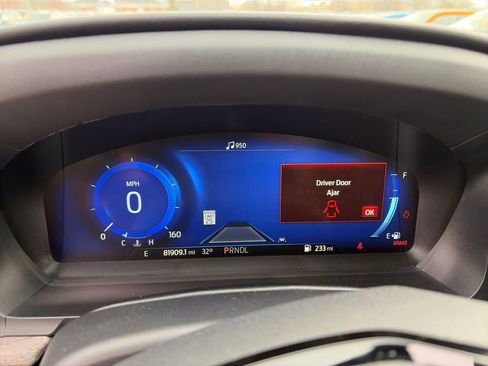 Used 2022 Ford Explorer Platinum image 24