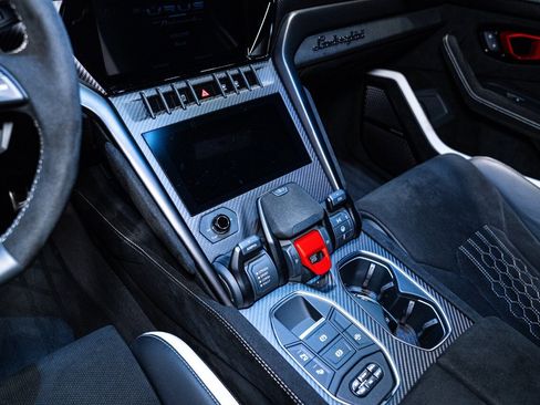 Used 2023 Lamborghini Urus Performante image 23