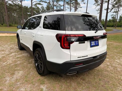 Used 2023 GMC Acadia SLE w/ Driver Convenience Package FWD image 3