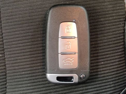 Used 2020 Hyundai Veloster 2.0 Premium image 32