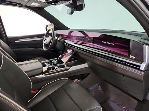 Used 2025 Cadillac Escalade Premium Luxury w/ Touring Package image 23