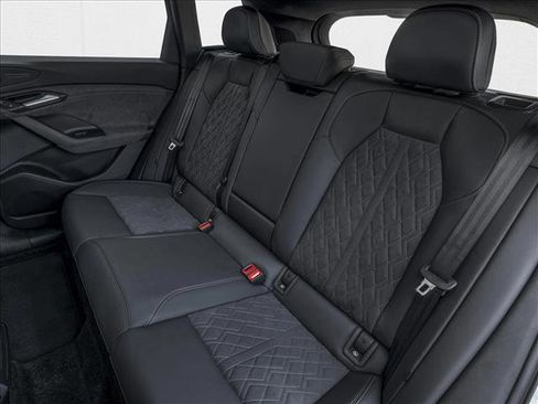 New 2027 Audi SQ6 e-tron Premium Plus AWD/4WD image 9