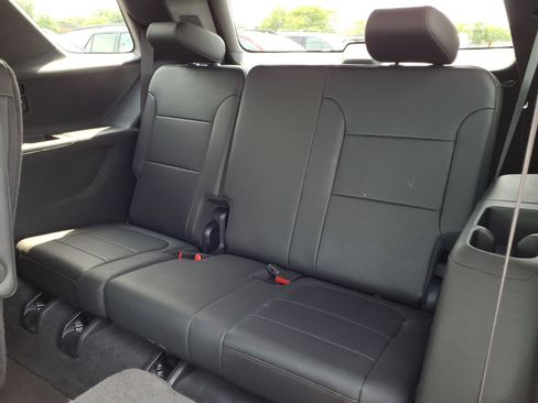 Used 2023 Chevrolet Traverse High Country w/ LPO, Cargo Package FWD image 28