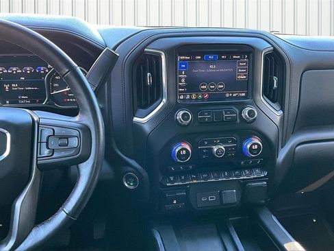 Used 2021 GMC Sierra 2500 AT4 w/ AT4 Premium Plus Package image 3