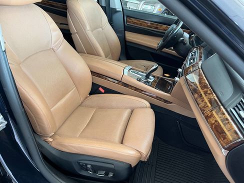 Used 2014 BMW 740Li image 30
