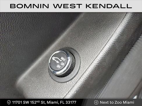 Used 2018 Chevrolet Traverse LT image 18