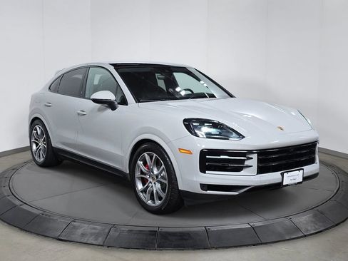 Certified 2024 Porsche Cayenne S AWD/4WD image 9