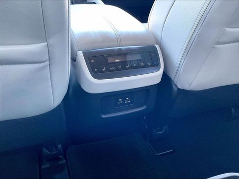 Used 2023 Nissan Pathfinder SL w/ SL Premium Package AWD/4WD image 29