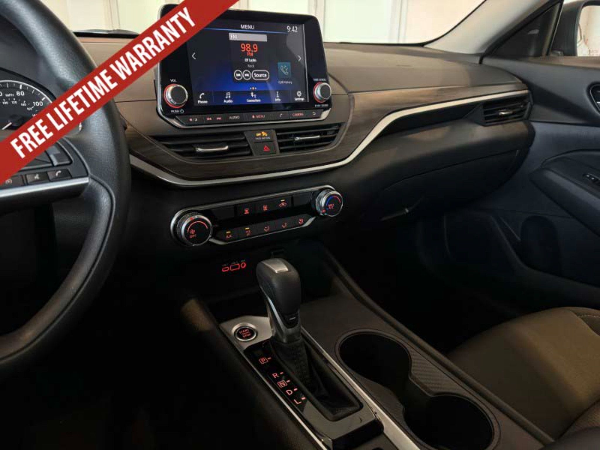 Used 2025 Nissan Altima 2.5 SV AWD/4WD image 33