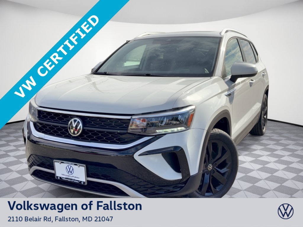 Certified 2022 Volkswagen Taos SE w/ Panoramic Sunroof Package AWD/4WD image 1